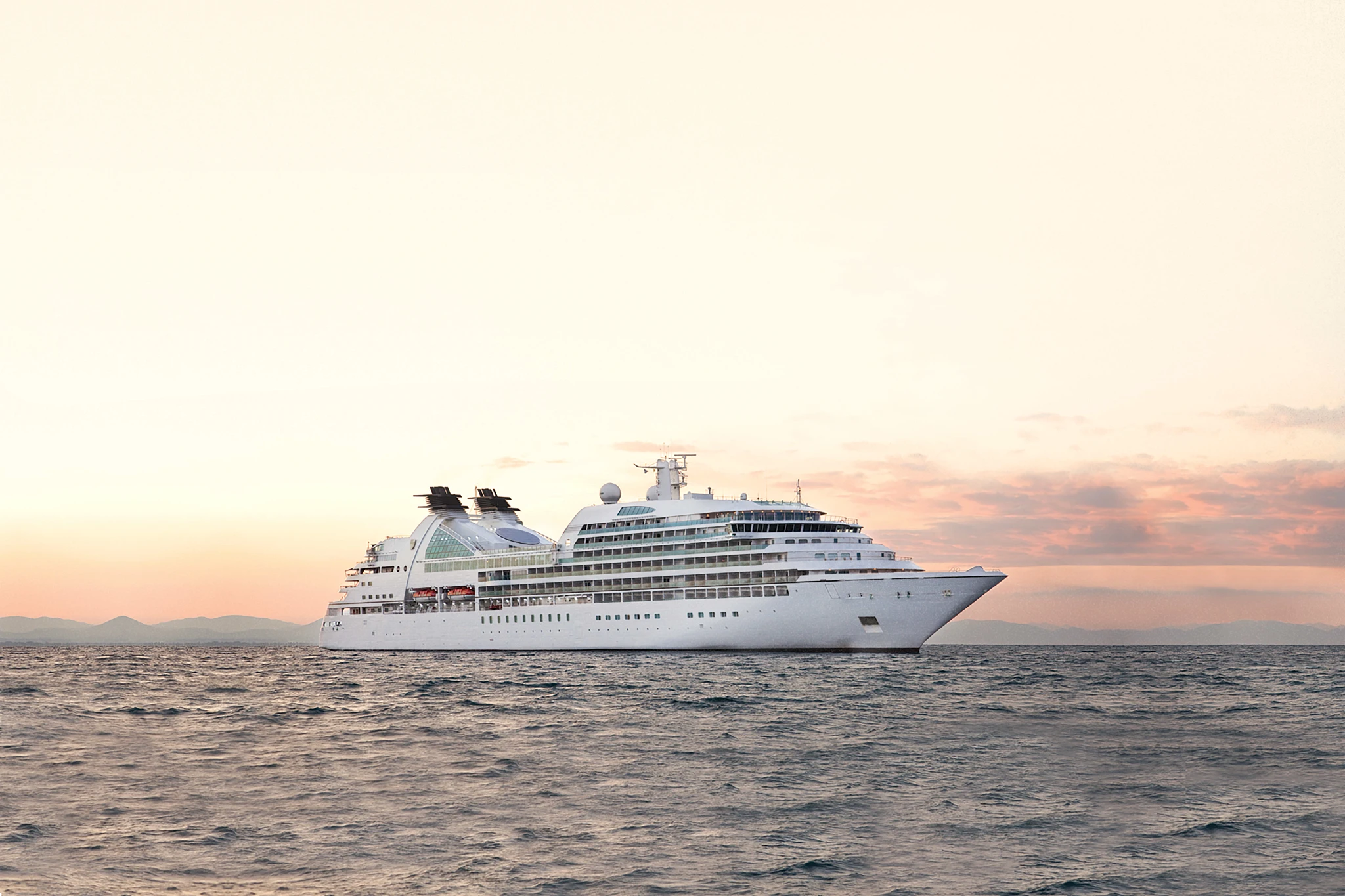 Ewels Of The French & Italian Riviera Cruise met Seabourn Sojourn 